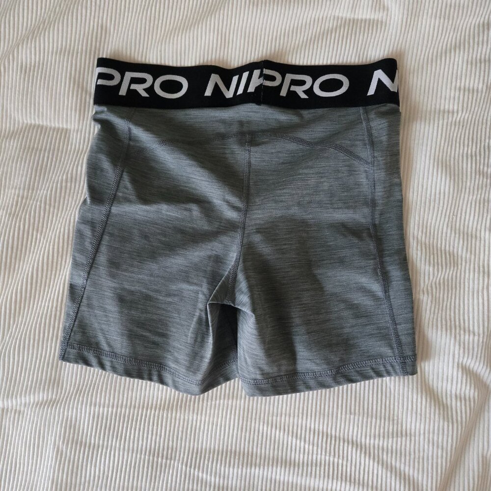 Nike Women's Pro 5-inch Shorts - Medium